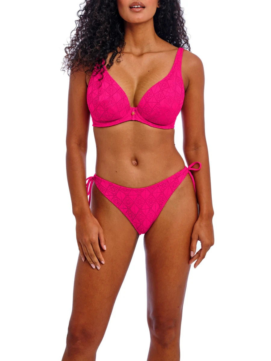 Nomad Nights High Apex Bikini Top
